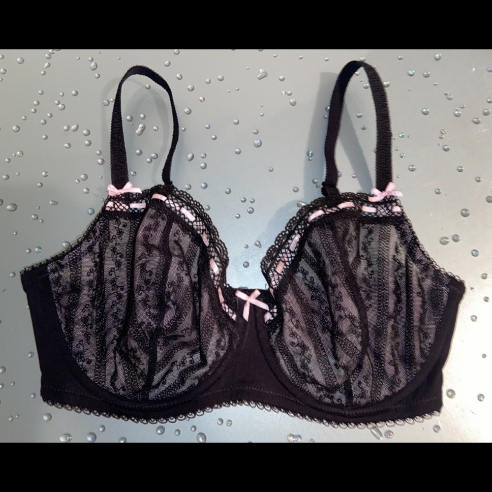 B.Tempt’d Black/Pink Lace Underwire Bra Size 32DD